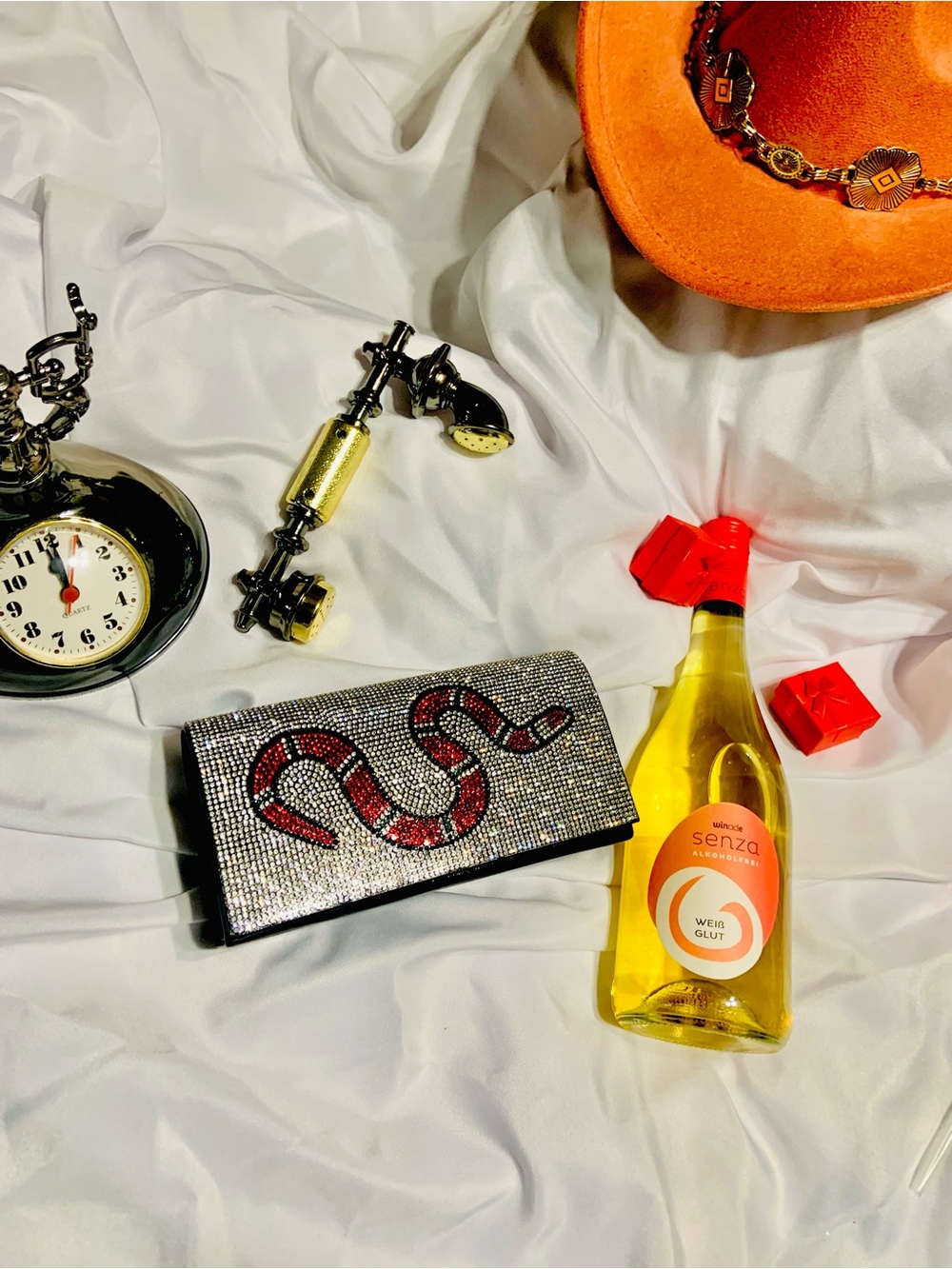 408:Crystal Snake Embellished Clutch — Silver & Red